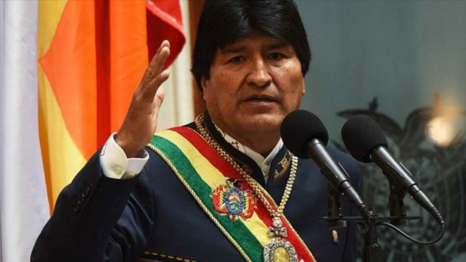 Morales cuestiona democracia chilena con Constitución de Pinochet