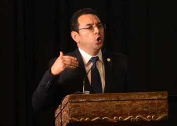 Presidente guatemalteco advierte de un golpe de Estado en el país