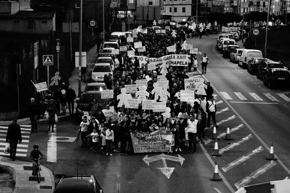 Multitudinaria manifestación en Chapela por los daños de la AP-9