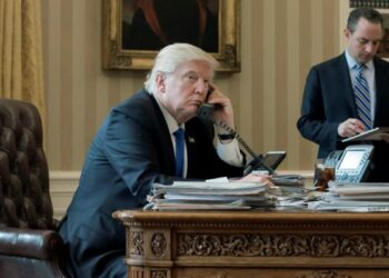 Ultimátum de la Casa Blanca a cien diplomáticos de EEUU críticos con el veto de Trump: “O aceptan o fuera”