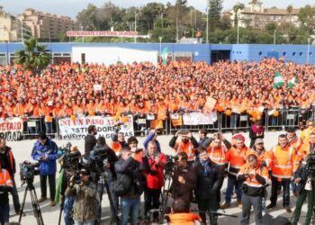 Garzón reprocha al gobierno la criminalización de los estibadores y critica que el PSOE «esté en el ajo»