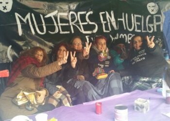 CGT apoya la huelga de hambre de las mujeres del Colectivo Velaluz en la Puerta del Sol de Madrid