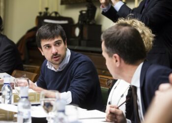 Ramón Espinar insta al Gobierno a que restituya los derechos laborales de los investigadores predoctorales