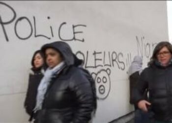 Disturbios en Francia tras violar un policía con una porra a un joven detenido en París