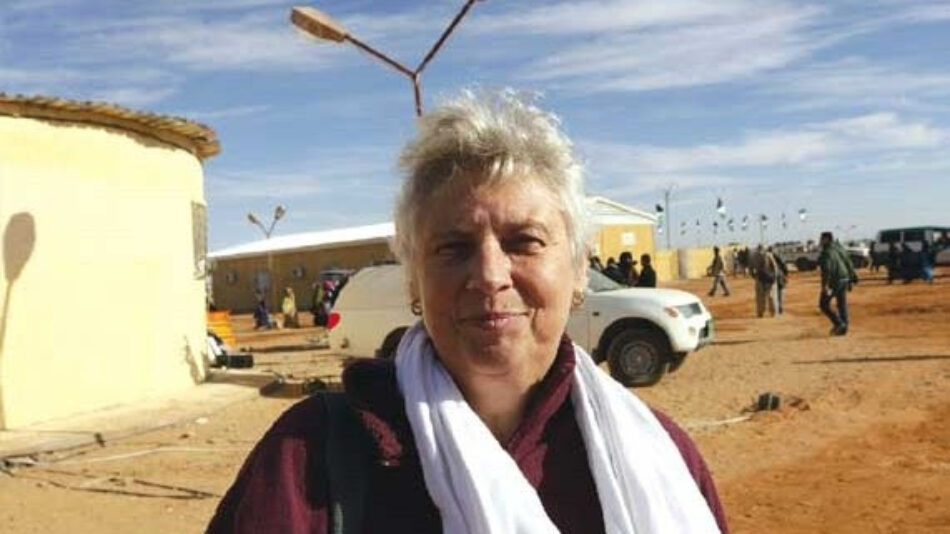 La esposa del activista saharaui Naama Asfari, retenida en el aeropuerto