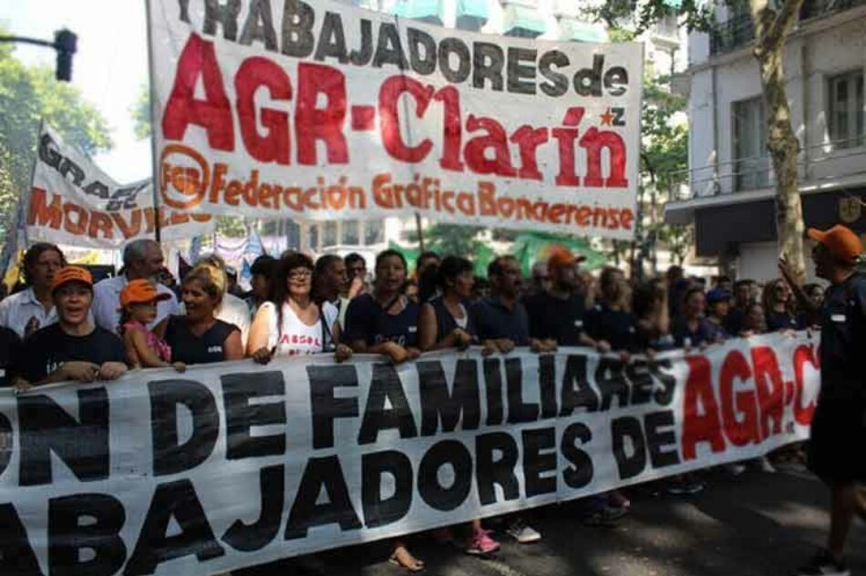 Tras movilización, gráficos argentinos de Clarín siguen en protesta