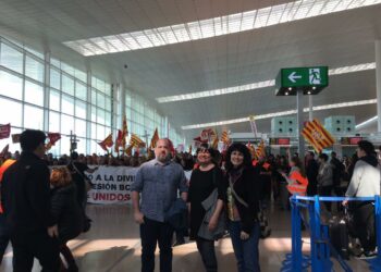 El senador Óscar Guardingo, en apoyo al paro de los trabajadores de Pansfood del Aeropuerto de Barcelona
