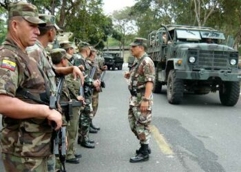 Ecuador: General del Ejército y Ministerio de Defensa desmienten rumores sobre una supuesta sublevación
