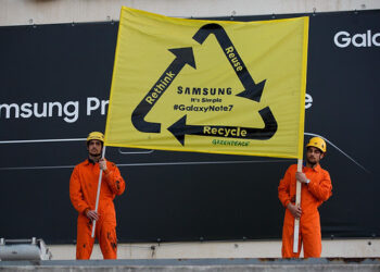 Greenpeace se cuela en la presentación mundial de Samsung para pedirle que recicle los Galaxy Note defectuosos