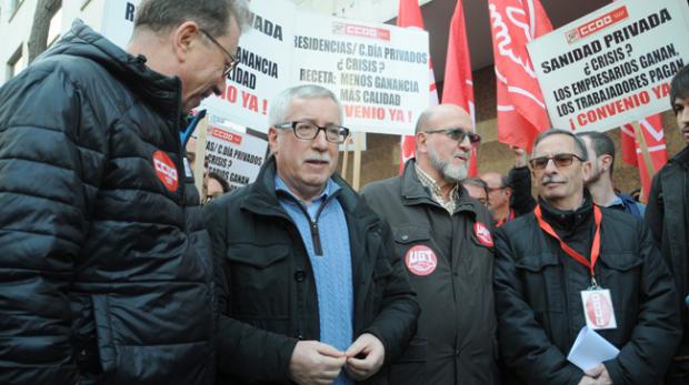CCOO y UGT urgen a la patronal a negociar la subida salarial para 2017 ...