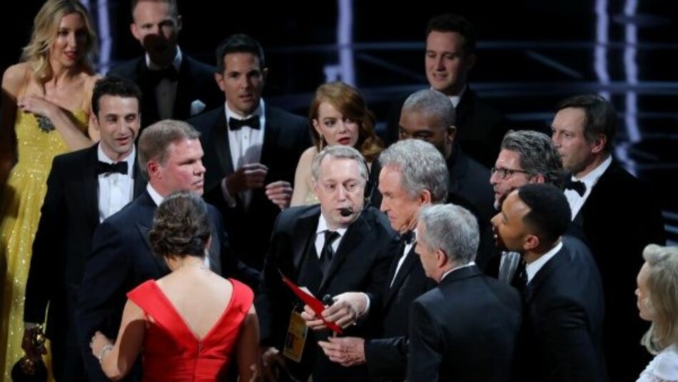 Críticas a Trump y un error descomunal marcan los Óscar 2017