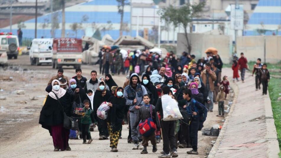 Sigue masivo éxodo en Mosul: 9000 personas en dos días