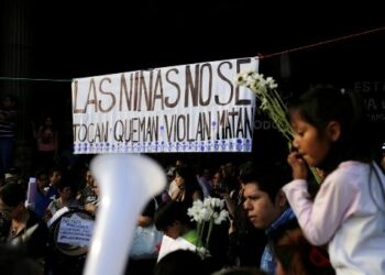 Sube a 40 número de niñas fallecidas por incendio en Guatemala /Exigen la renuncia del Presidente