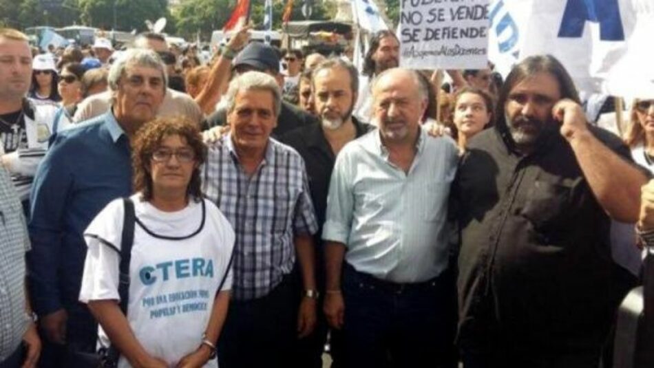 Sindicatos de obreros de Argentina anuncian paro general