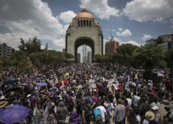 8M: Paro Internacional de Mujeres. Multitudinaria protesta de mujeres en más de 50 país