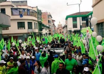 Multitudinario cierre de campaña de Lenín Moreno en Ecuador