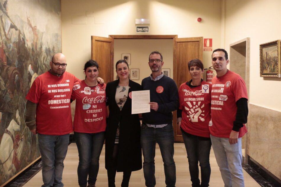 Iñaki Bernal y Vanessa Angustia solicitan que en el Senado se dejen de consumir productos de la compañía Coca Cola