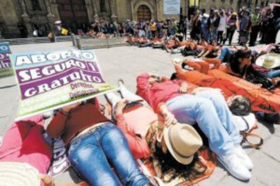 Bolivia debate proyecto que legaliza el aborto / 67.000 mujeres son atendidas por complicaciones de abortos mal realizados