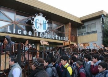 Chile. Estudiantes Secundarios de Los Ángeles se tomaron el Liceo Industrial