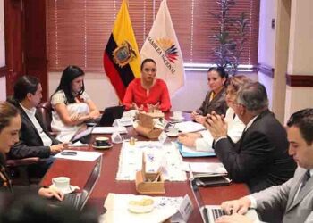 Definen en Ecuador comité legislador para proyecto de paraíso fiscal