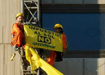 Greenpeace considera que el Gobierno pisotea los derechos de la ciudadanía y las renovables