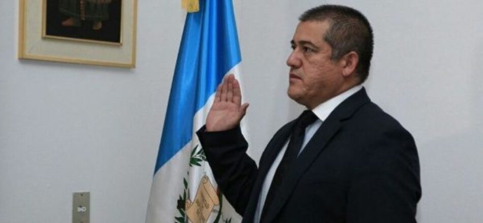 Prohíben salir de Guatemala al Secretario de Bienestar Social