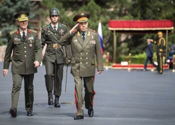 Jefes de los Ejércitos de Rusia, EEUU y Turquía se reúnen por primera vez