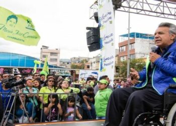 Moreno propone universalizar la seguridad social en Ecuador