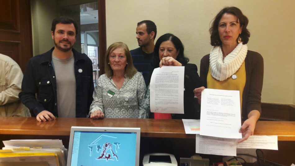 IU pide en el Congreso conocer la documentación de la comisión que investigó el asesinato de García Caparrós