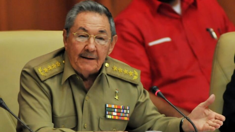 Raúl Castro: Estamos en una etapa crucial de nuestra historia