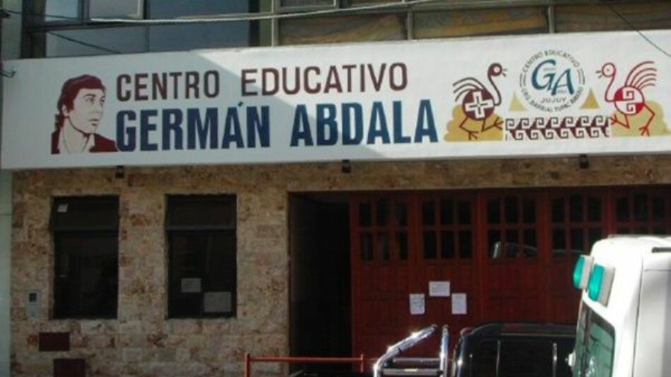 Gobierno argentino le quita cuatro escuelas a Túpac Amaru