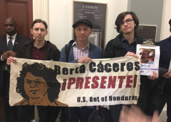 Familiares de Berta Cáceres se confrontan con presidente de Honduras en el Congreso de EEUU