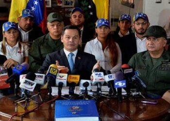 Desmantelan campamento paramilitar colombiano en Venezuela