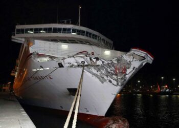 Un nuevo derrame de combustible evidencia las carencias de seguridad del Puerto de Las Palmas