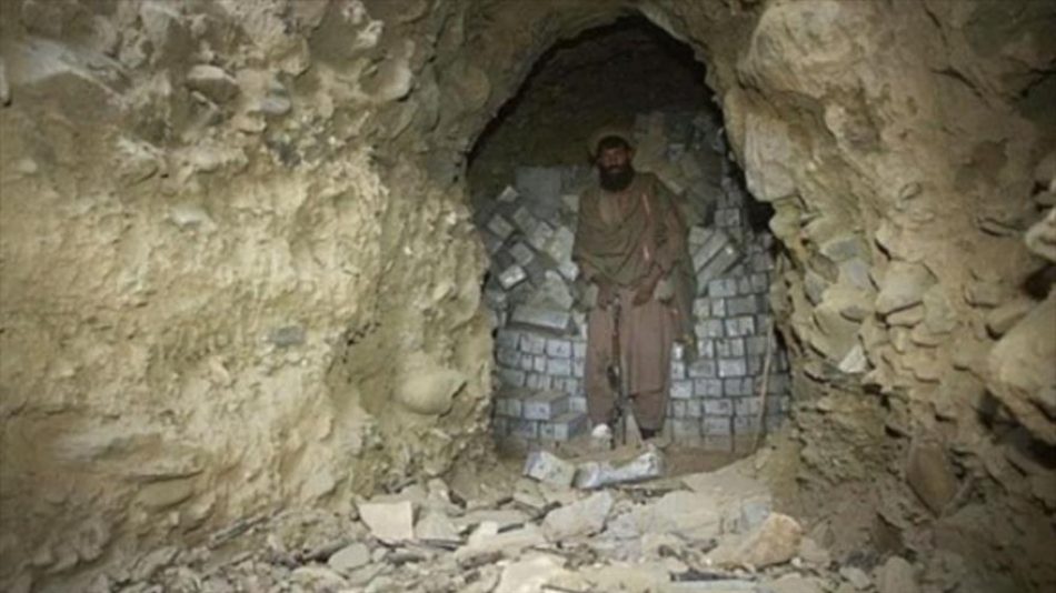 Snowden: EEUU lanzó MOAB en Afganistán sobre sus propios túneles