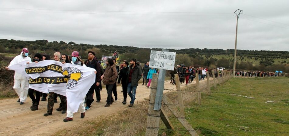 Salamanca: «1 de mayo antinuclear, 12H en Gran Vía, contra los cuatro jinetes del Apocalipsis del paro, desforestación y enfermedades»