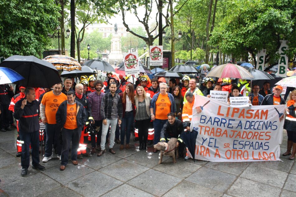 Participa e IU muestran su apoyo a las reivindicaciones de las plantillas municipales en conflicto con el Ayuntamiento