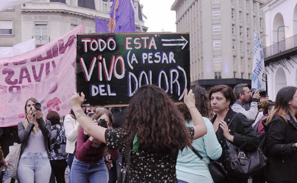 Argentina. Ni una menos. Justicia por Micaela y por todas! Asamblea abierta en Plaza de Mayo, a pesar del dolor.