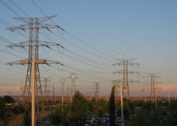 Sí Se Puede! pide que se cobre una tasa a las eléctricas por uso del suelo público en Sanse