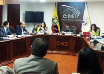 Alianza PAIS lamenta ausencia de CREO en reunión con el CNE