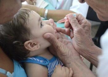 Cuba vacunará a más de 400 mil niños contra la poliomielitis