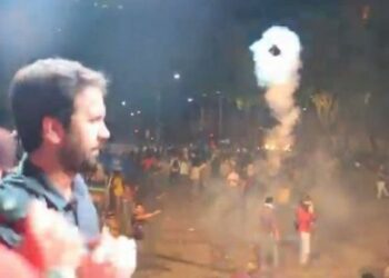 Brasil: Policía dispara bomba a diputado durante protesta contra Temer