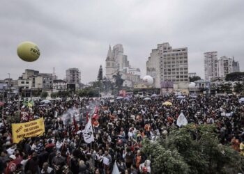 Día histórico en Brasil por huelga general, proclama Rousseff