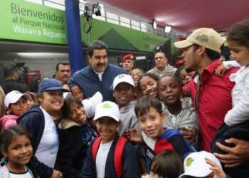 Maduro: venezolanos cobrarán con votos mentiras de la oposición