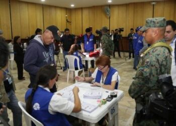 Ecuador: CREO no fue al reconteo de votos que solicitó al CNE