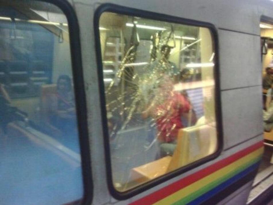 Grupos violentos atacan metro de Caracas en Venezuela