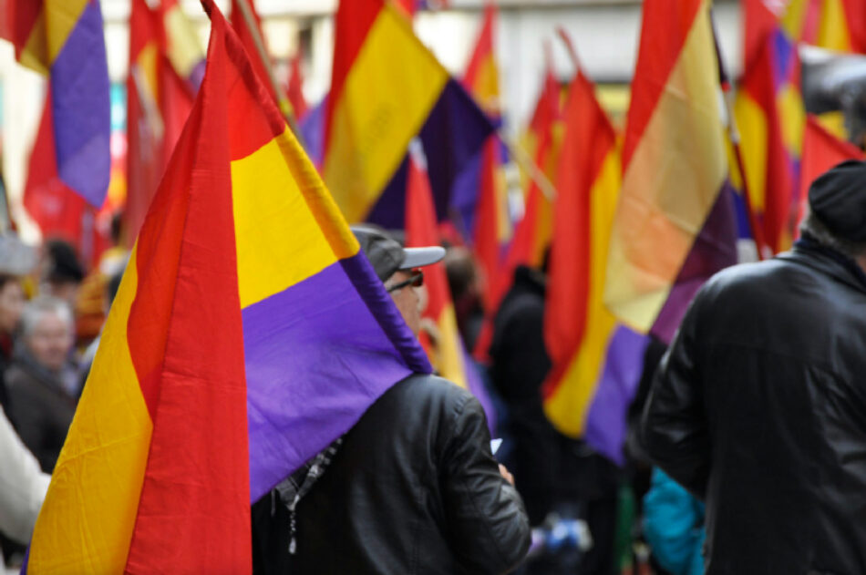 El Partido Comunista de España propone que este 14 de abril ondeen banderas republicanas en las instituciones