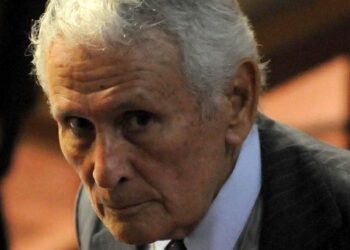 Otorgan prisión domiciliaria al represor argentino Miguel Etchecolatzl