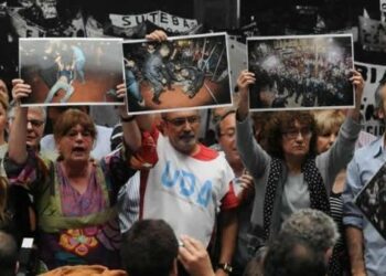 Docentes argentinos se van a paro hoy contra represión