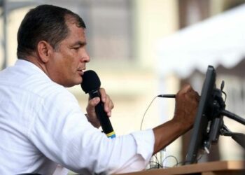 Economía de Ecuador está en franco crecimiento, destaca Correa